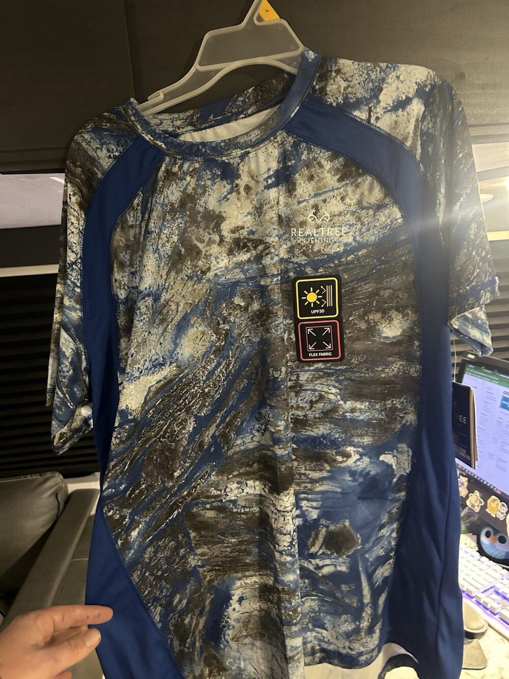 Realtree Fishing Men's Large Blue Camo Short Sleeve Stretch Mesh Rash Guard Tee